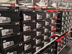 -UNDER ARMOUR(新燕莎奥莱店)