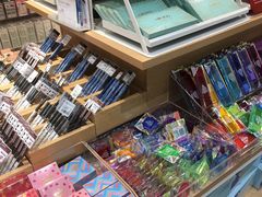 -名创优品(广东东莞东城万达2店)