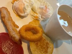 -三亚湾海居铂尔曼度假酒店