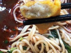 -爆炸头阿姨小四川正宗川味小吃(无任何分店)