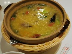 砂锅鲜菌排骨粥-嘉和一品粥(政府街店)