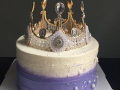 复古皇冠紫色抹面主题蛋糕-艾加柒克蛋糕茶歇甜品台(春熙路店)