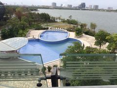 -上海滴水湖皇冠假日酒店