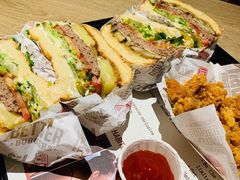 -The Habit Burger Grill 哈比特汉堡(复兴soho店)