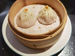 杭州蟹黄小笼包-老头儿油爆虾·知味杭州(爱琴海购物中心)