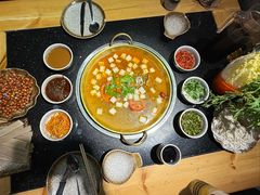 -顶顶汤火牛排火锅·经典铜锅涮肉