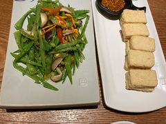 荷兰豆炒菌菇丝-云海肴云南菜(正大广场店)