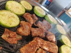 -围炉肉舍•炭烤活鳗•丹东海鲜烤肉(步行街店)