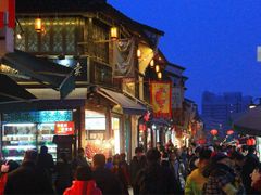 -吴山路夜市