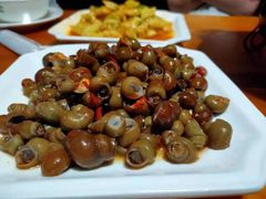 -临江餐馆二楼美食部落