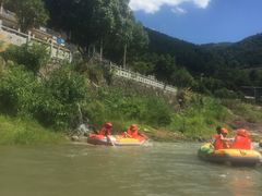 -虎啸峡漂流