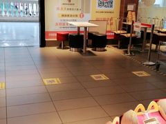 -麦当劳(汉口火车站候车室店)