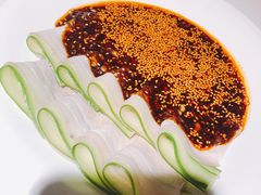 蒜泥白肉配乳瓜-初蓉丨遇见新川菜(亲贤街荣耀店)