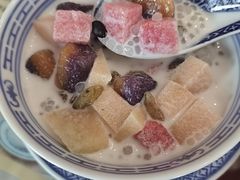 -广信牛奶甜品世家(台东店)