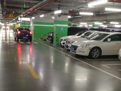 -白玉兰广场停车场