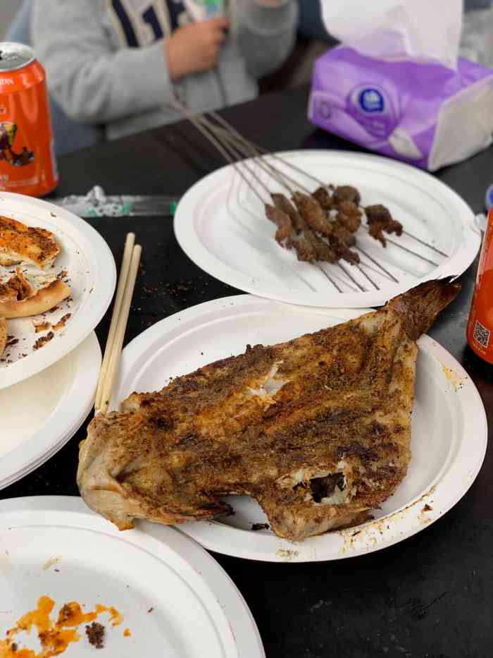 未央湖游乐园烧烤区-"周末没事干,约了三五好友来未央湖游乐园这.