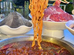 -茅草房·河畔园林火锅