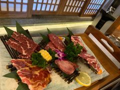 黑牛六拼-明洞阿姨·韩式酱蟹烤肉·创意料理(三元桥店)