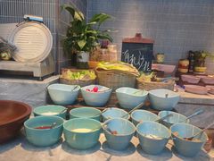自助调料区-东莞旗峰山酒店及行政公寓·莱斯西餐厅