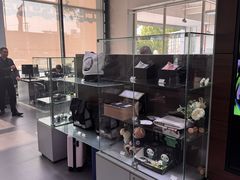 -上海星瀚奔驰4S店(红柳路店)