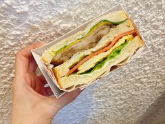 大满足鸡排三明治-Cafe on warm(丹霞店)