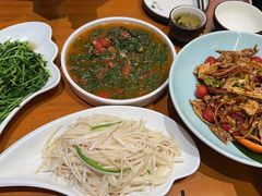 -老滇山寨•云南特色菜•地方菜•民族风情歌舞表演(金碧店)