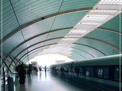 -龙阳路磁悬浮列车总站-停车场