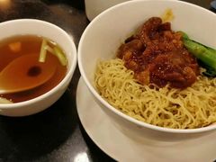 香辣炸酱肉丝捞面-丽的面家(多宝路店)