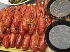 -肥肥虾庄·金牌油焖大虾(汉街SKP店)
