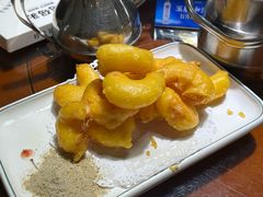 -老码头黑皮肘子锅包肉(赣水路店)