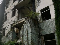 -四川汶川特大地震漩口中学遗址