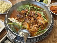 喇喇排骨火锅-喇喇排骨火锅·传统韩式脊骨汤(望京西园总店)