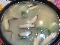 三鲜米线-香巴拉云南餐厅(华莱坞店)