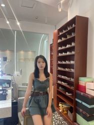 -喜爱高定婚纱摄影