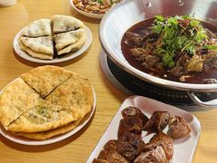 -大众跷脚牛肉馆·非遗传承单位(峨眉山店)