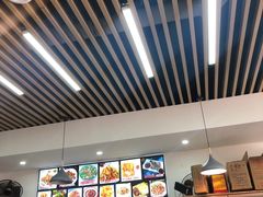 -郑小二山东特色炒鸡店(红小巷店)