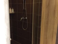 -西安大雁塔科技大学地铁站亚朵酒店