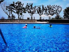 -上海滴水湖皇冠假日酒店