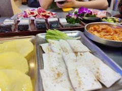 -围炉肉舍•炭烤活鳗•丹东海鲜烤肉(步行街店)