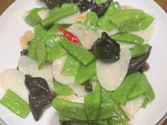 -东口码头·烧鸽子·鱼头泡饼·地方菜(金鹰悦城店)