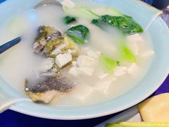 鱼头豆腐汤-东北酱大骨