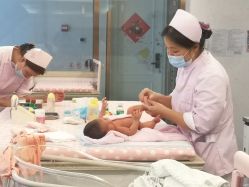 -盈月阁母婴护理中心·月子中心·月嫂育儿嫂