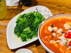 -老滇山寨•云南特色菜•地方菜•民族风情歌舞表演(金碧店)