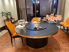 包厢-鼎泰亨·海鲜牛肉餐厅(滨江店)