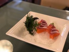鲑鱼生鱼片-椿山日本料理