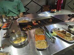 自助取餐区-马路牙子地桌烤肉(工体店)