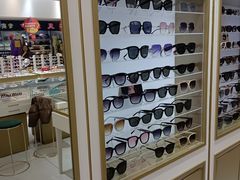 -美式眼镜·授权蔡司.依视路.尼康.豪雅.明月(人民广场店)