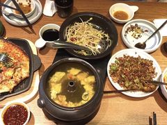 -云海肴·汽锅鸡·云南菜(天山百盛优客店)