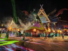 -七彩云南欢乐世界