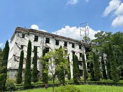 -四川汶川特大地震漩口中学遗址
